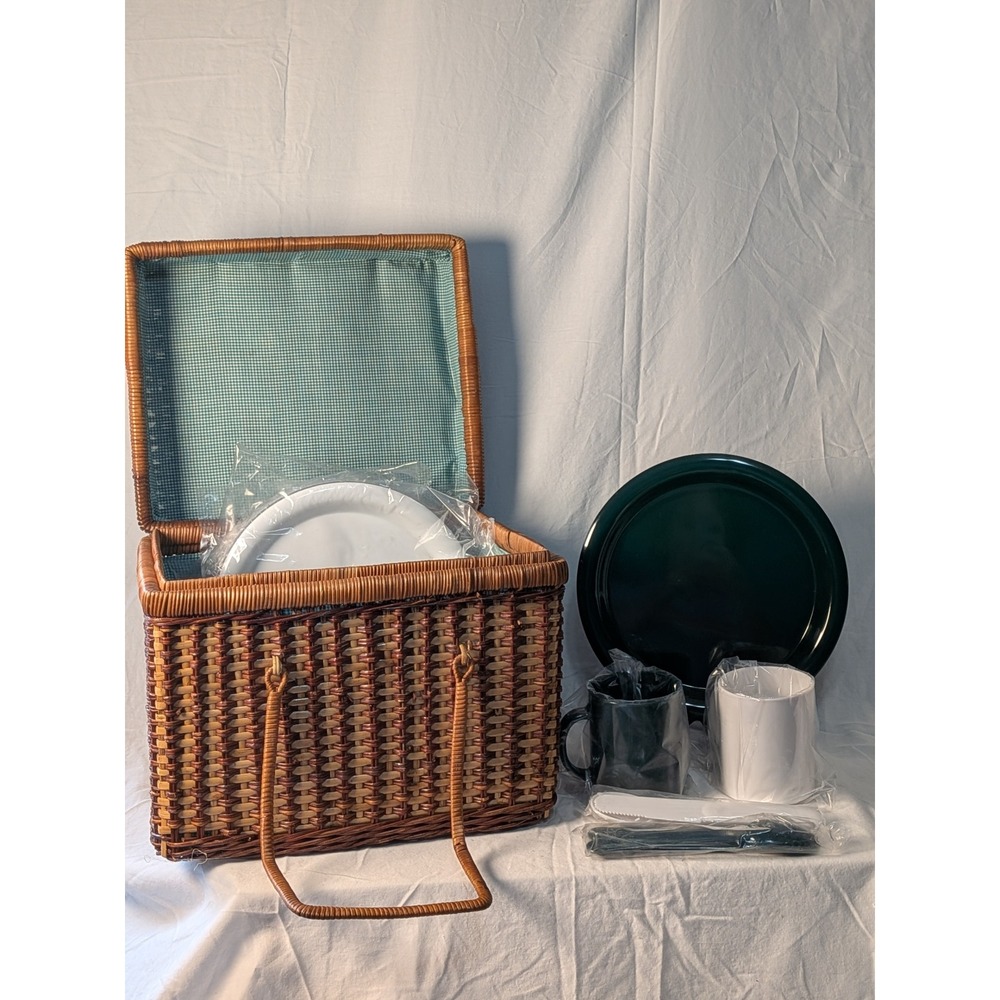 Vintage Style Woven Wicker Picnic Basket Set Gingham Lining Plates Mugs Cutlery